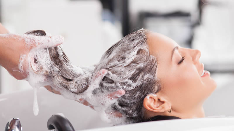 How does shampoo work? Does it make your hair growth?